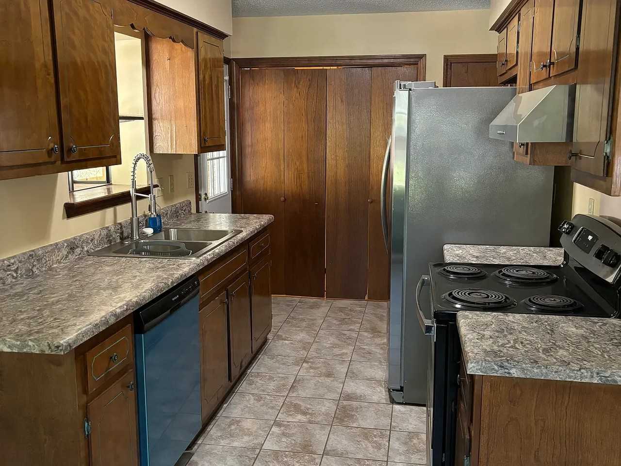 12448 Red Fox Dr - Photo 6 of 7