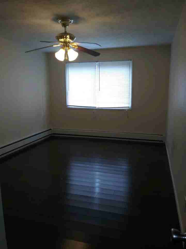 Riverside Terrace Apartments - Photo 4 of 12