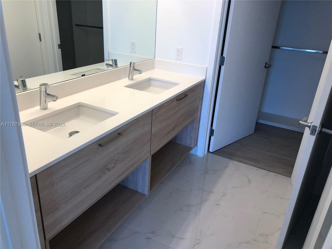 16385 Biscayne Boulevard #1205 - Photo 3 of 56