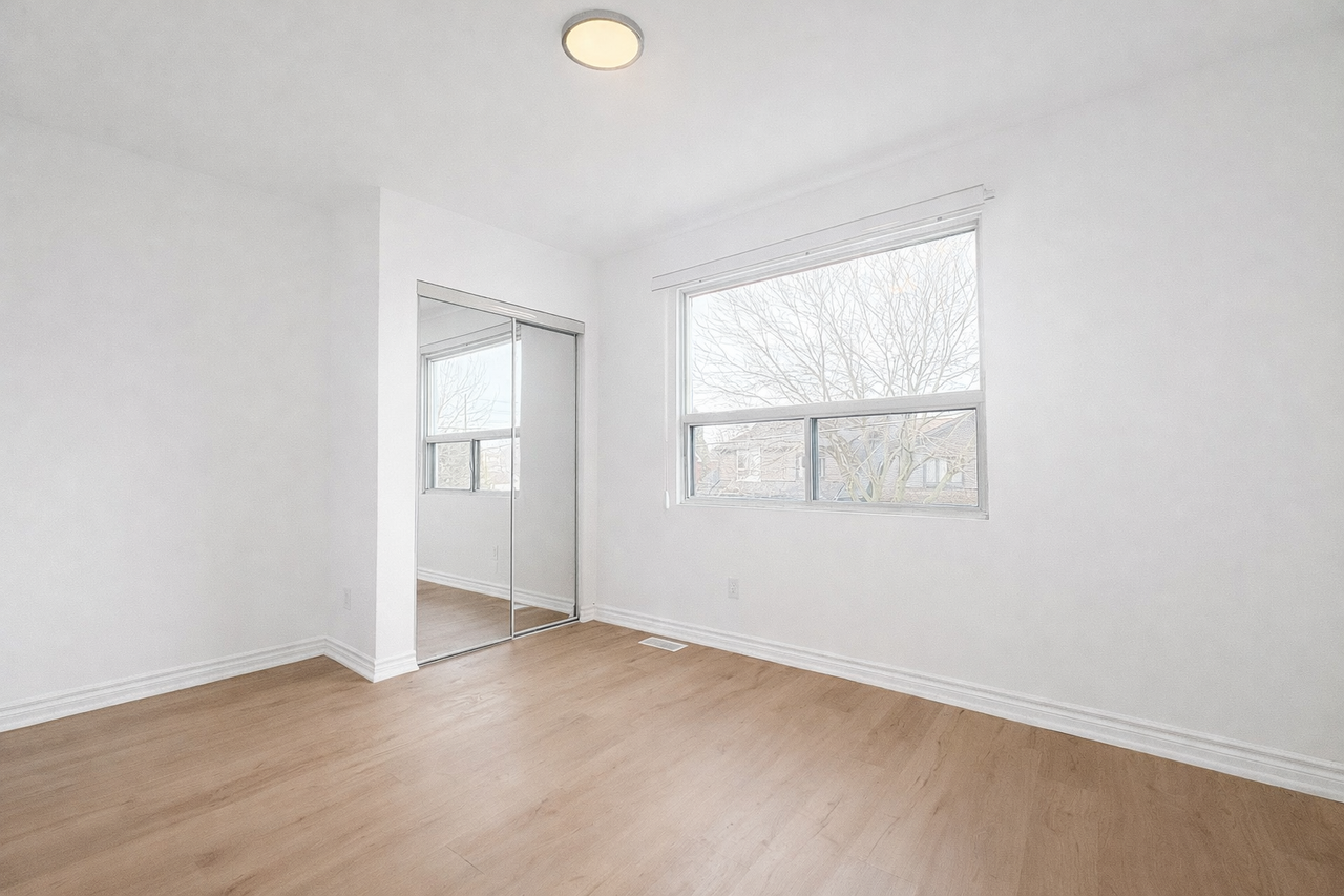 221 Earlscourt Avenue #2 - Photo 3 of 6