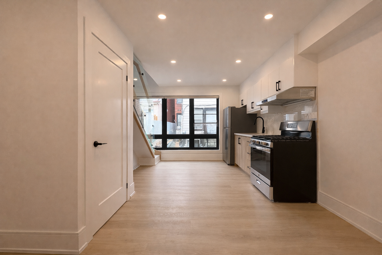 157 Saint Clarens Avenue #Rear - Photo 4 of 8