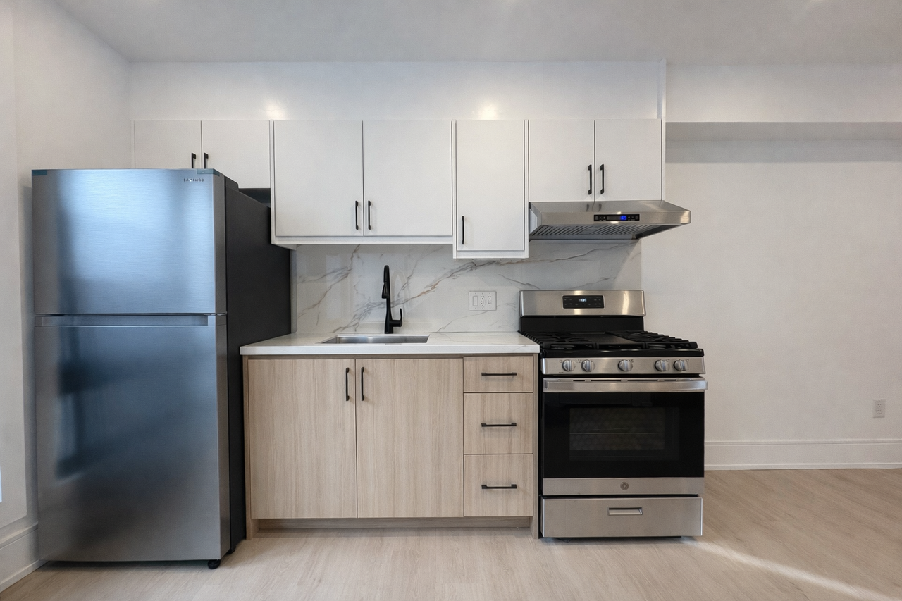 157 Saint Clarens Avenue #Rear - Photo 7 of 8