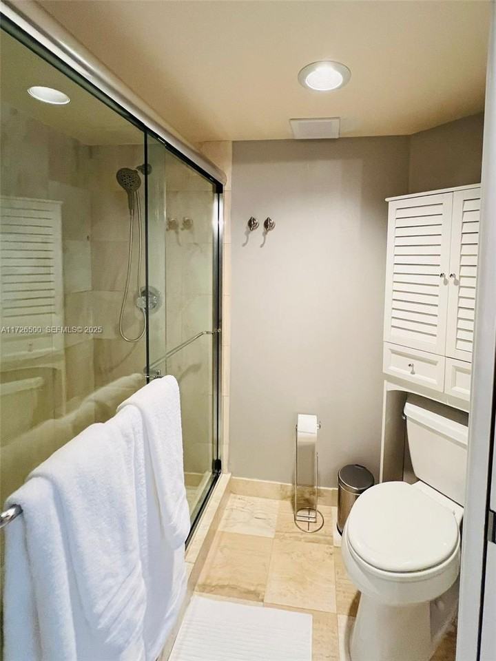 3600 Mystic Pointe Drive #1401 - Photo 6 of 20