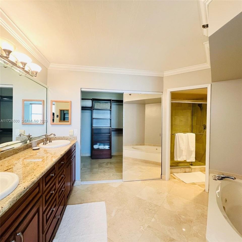 3600 Mystic Pointe Drive #1401 - Photo 7 of 20