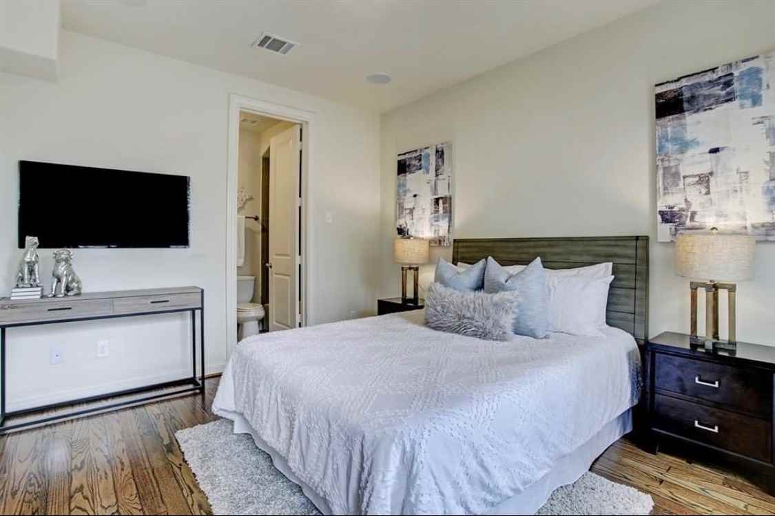 210 E 28th St #NA - Photo 6 of 27