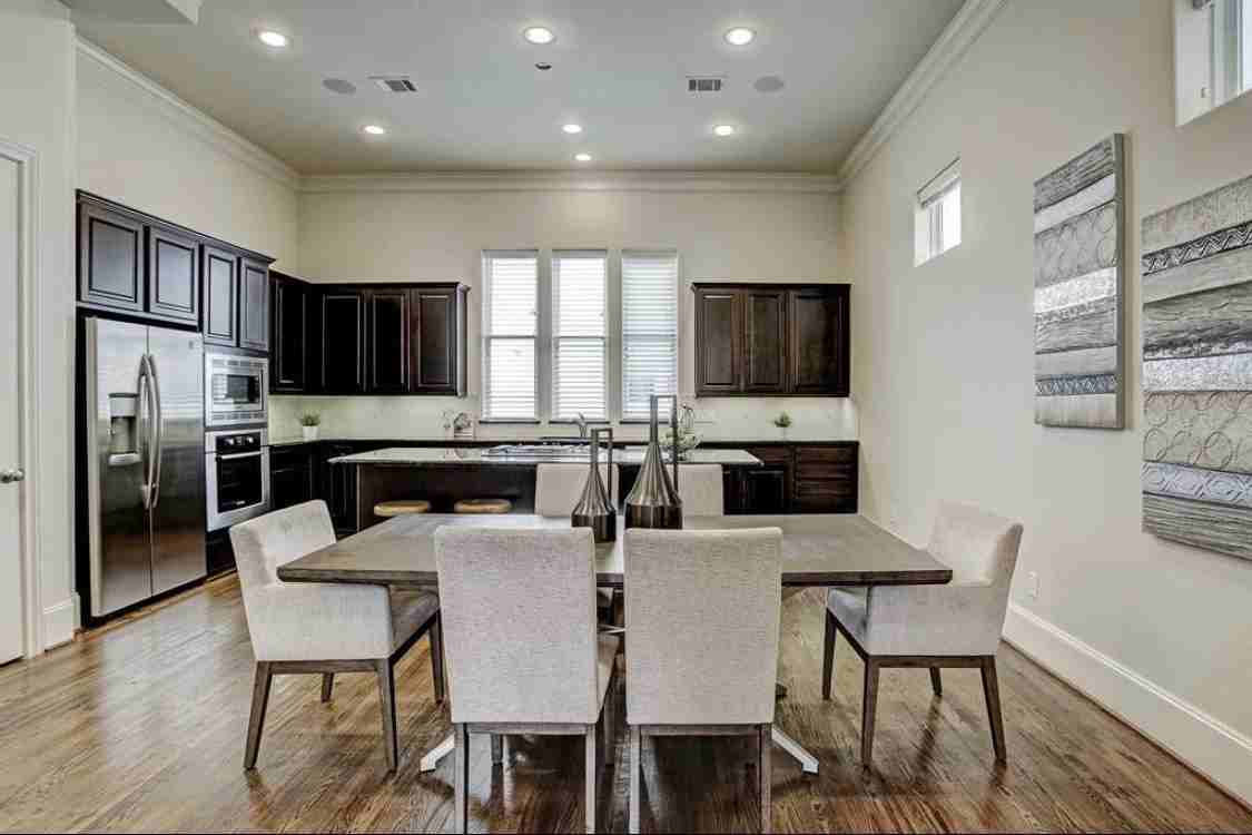 210 E 28th St #NA - Photo 7 of 27