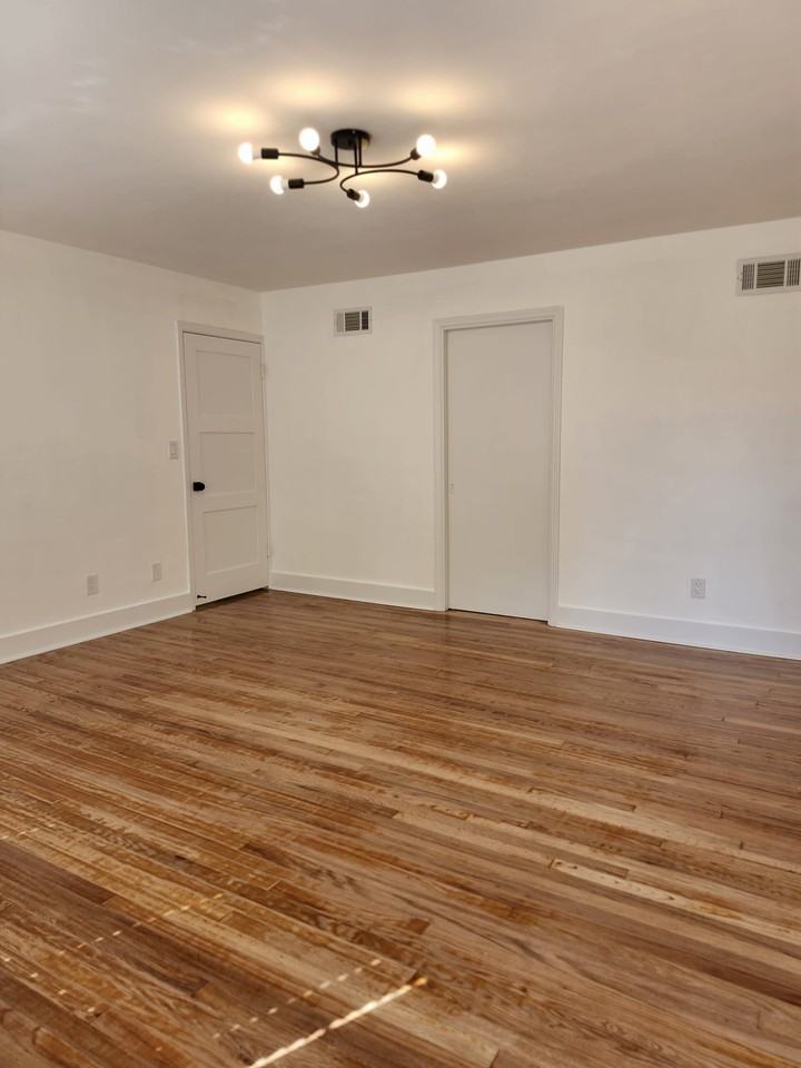 537 S Clayton Ave #NA - Photo 5 of 31