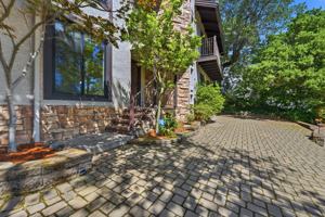 featured image of 158 Los Robles Dr #NA