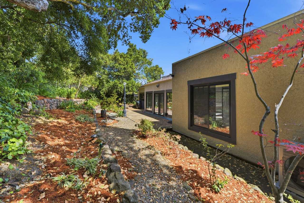 158 Los Robles Dr #NA - Photo 5 of 50