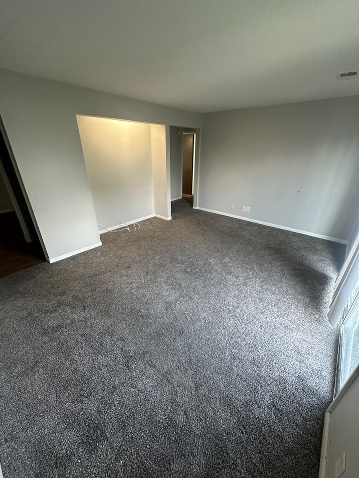 701 Kensard Ct #B9 - Photo 6 of 11