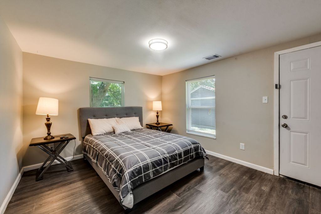 2623 Lenway St #2623 - Photo 2 of 18