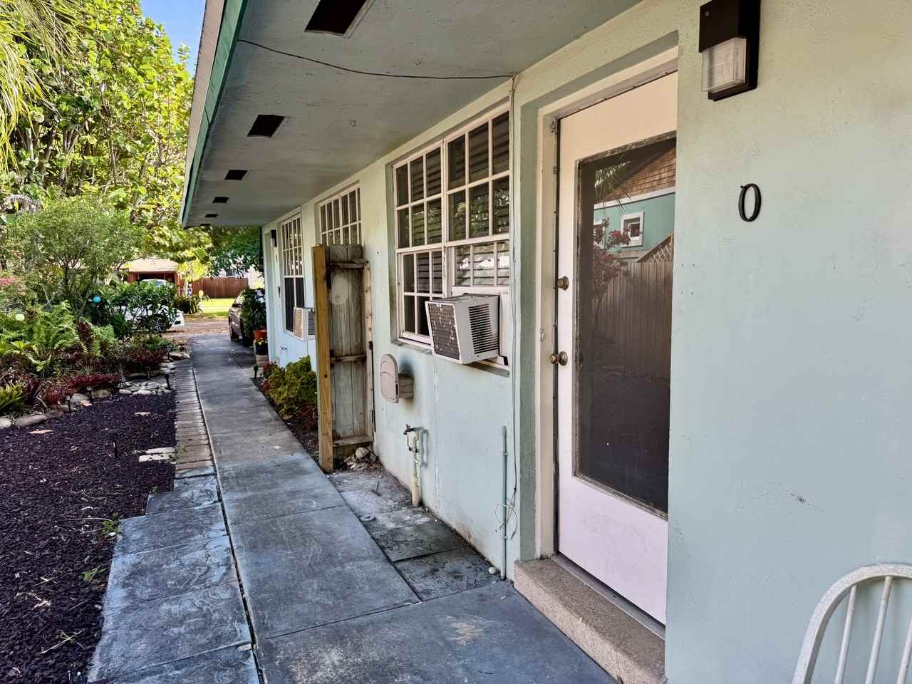 217 Sw 11th Ct - Photo 2 of 7