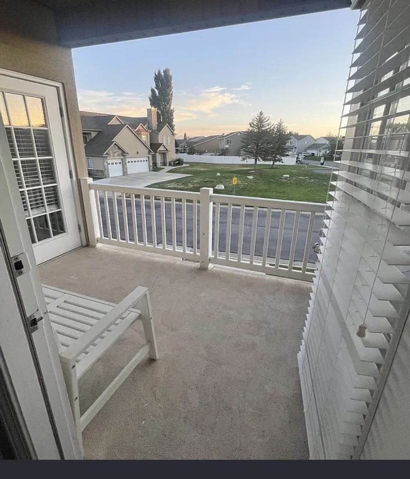 998 Shetland Ln - Photo 6 of 8