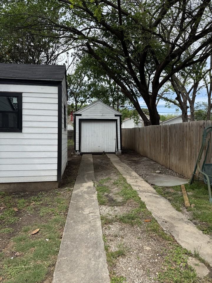 1521 Byrd Dr #NA - Photo 2 of 15