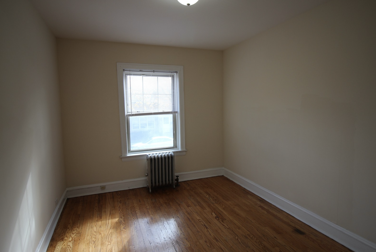 2320 W Granville Ave #3 - Photo 4 of 9