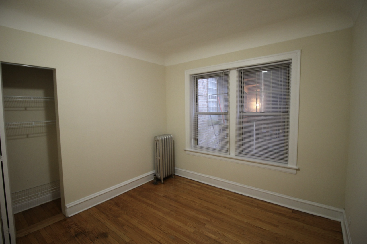 2320 W Granville Ave #3 - Photo 6 of 9