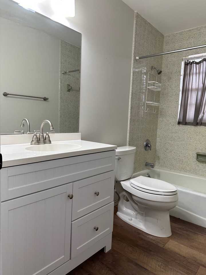 4864 Nw 27th St #NA - Photo 6 of 38