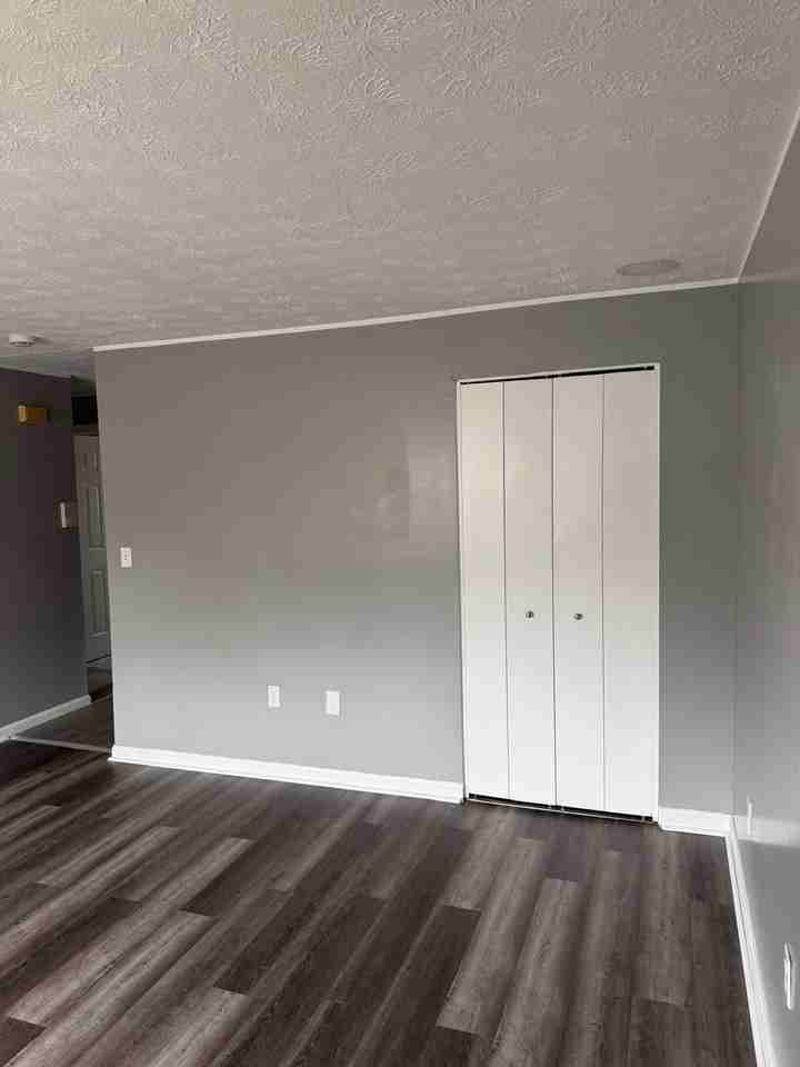 1081 Blue Hills Ave - Photo 2 of 11