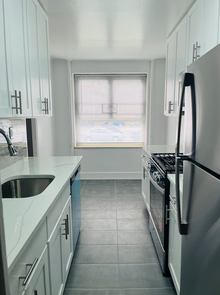 19425 64th Ave #1A - Photo 2 of 8