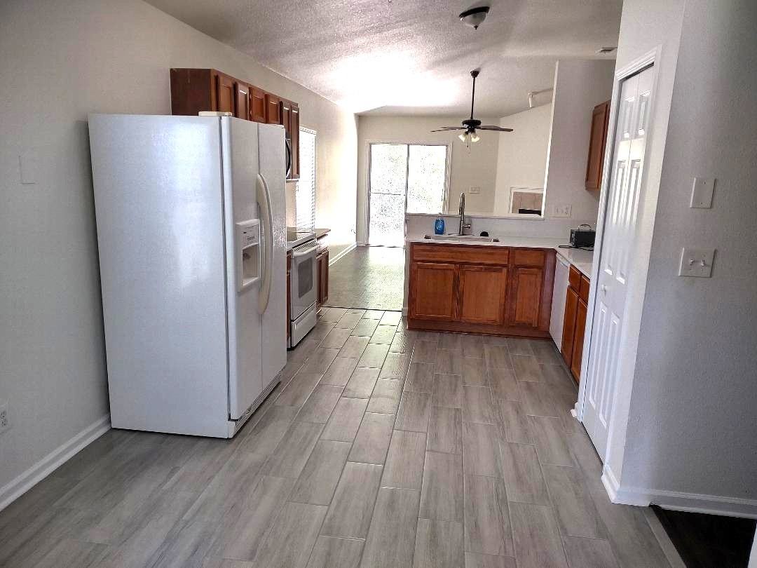 10207 Normandy Cove St #NA - Photo 4 of 8