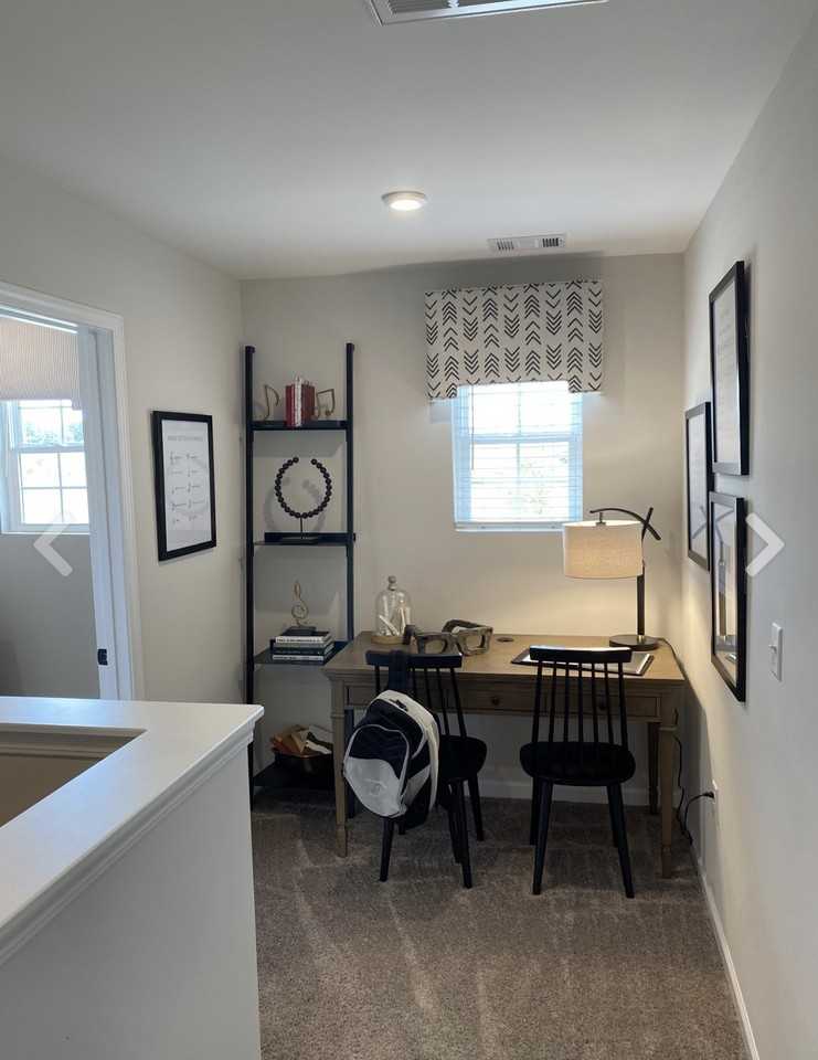 331 Canonbury Way #NA - Photo 2 of 10