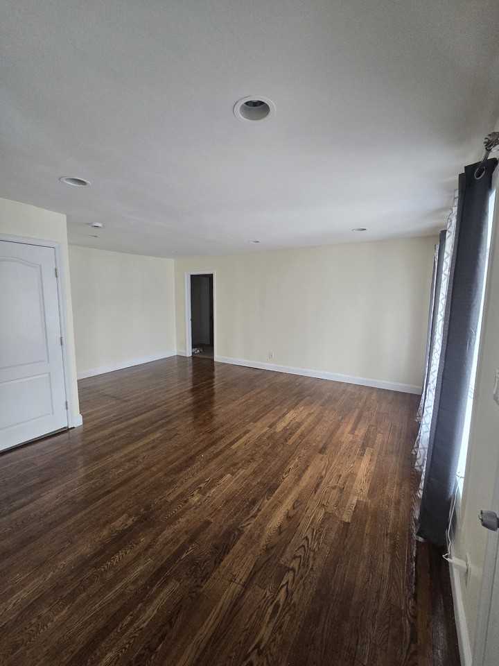 16 East Ct #NA - Photo 2 of 16