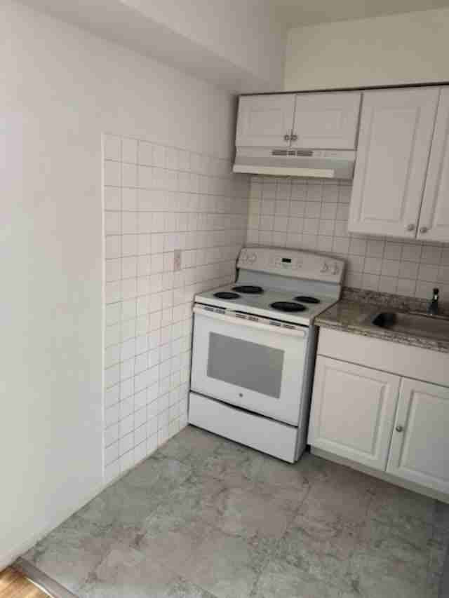 371 Johnson Ave #C3 - Photo 4 of 8