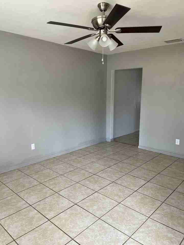 1005 Lexington St #1005 - Photo 2 of 10