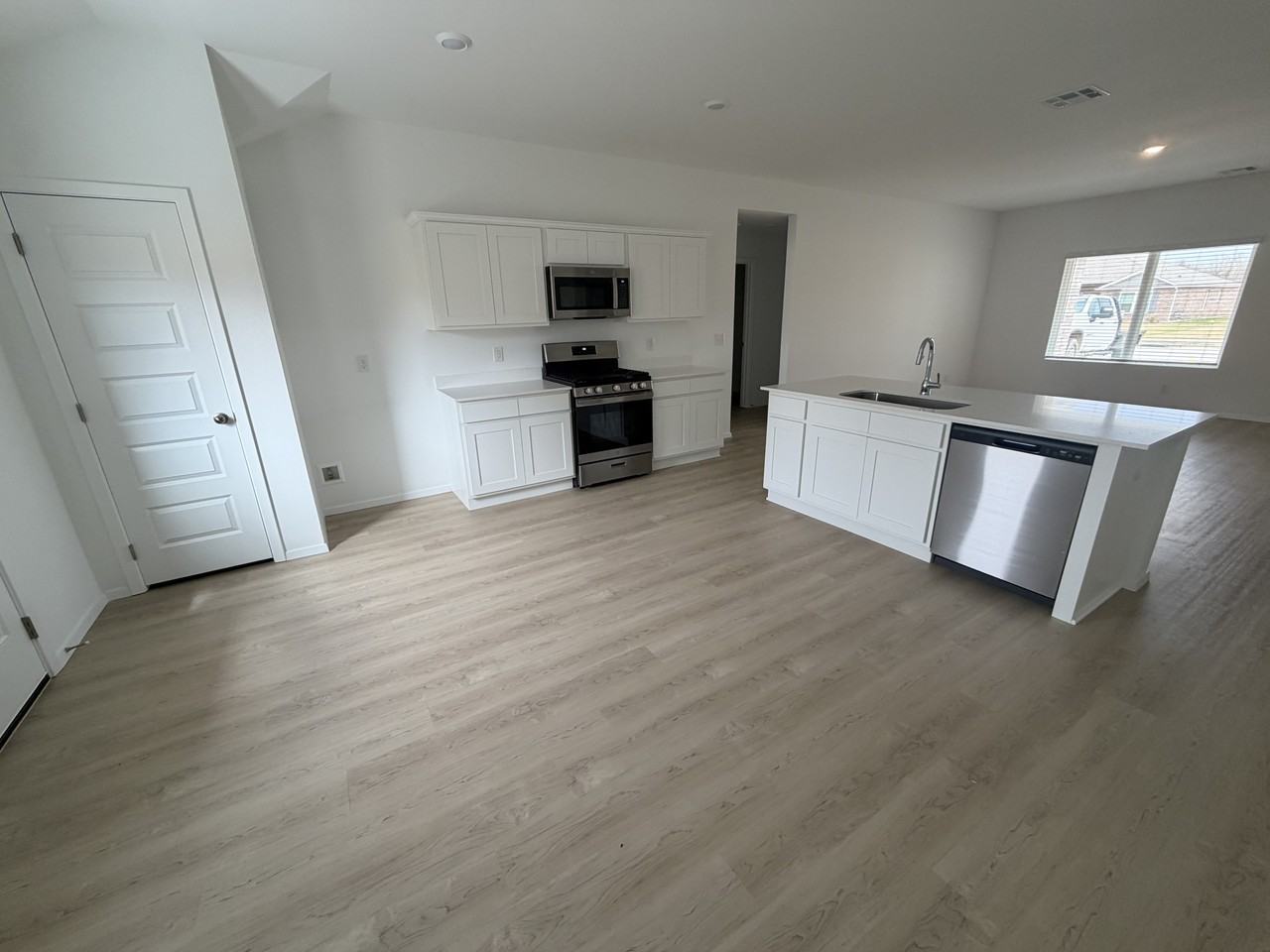 S Maple Ave #NA - Photo 2 of 16