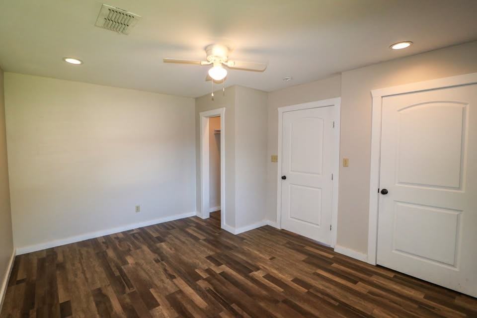 811 W Oak St #NA - Photo 7 of 9