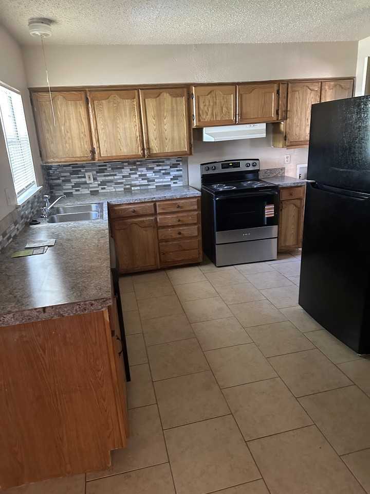 511 Highcrest Dr #NA - Photo 2 of 6