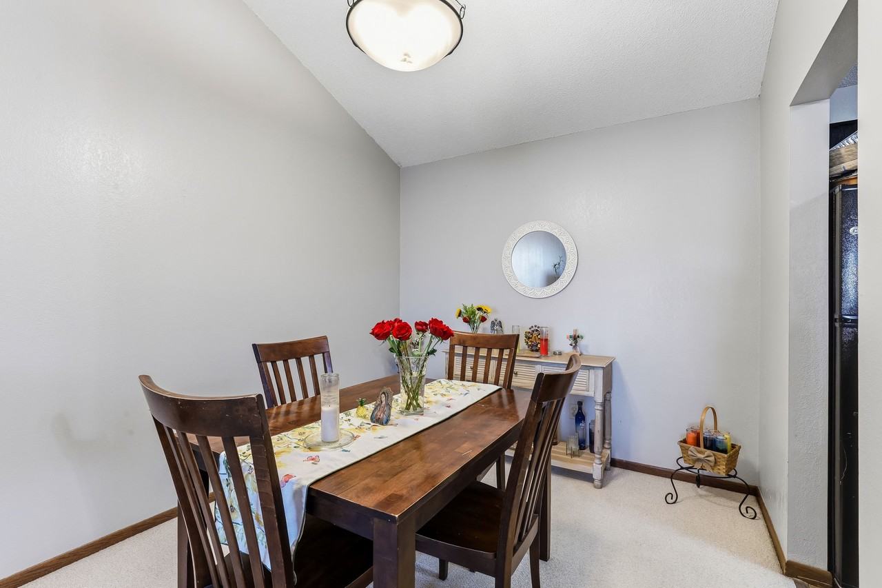 Plymouth Blvd #323 - Photo 3 of 19