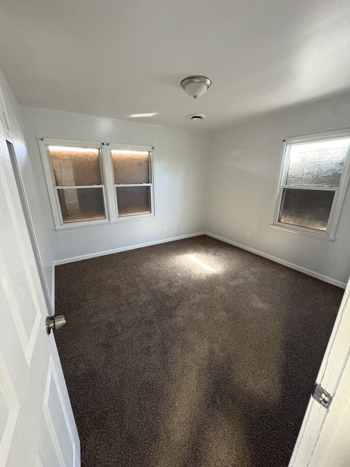 13 Marilyn Ln #NA - Photo 5 of 9