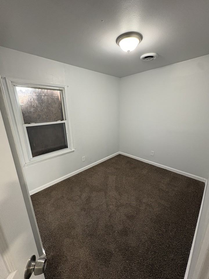 13 Marilyn Ln #NA - Photo 6 of 9