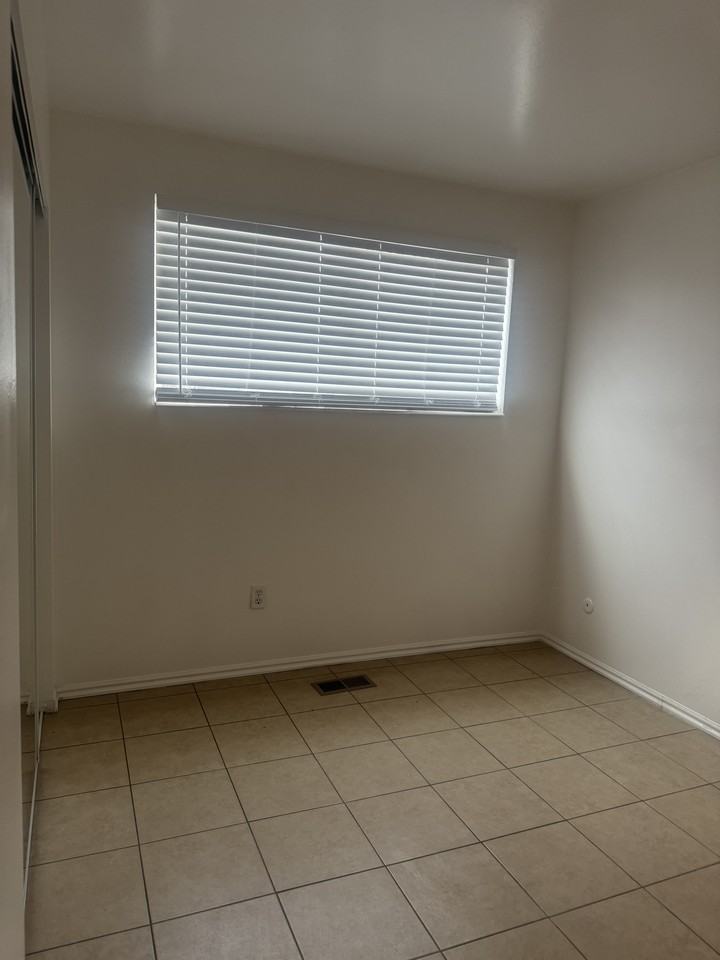 S Parkcrest Dr #3 - Photo 5 of 14