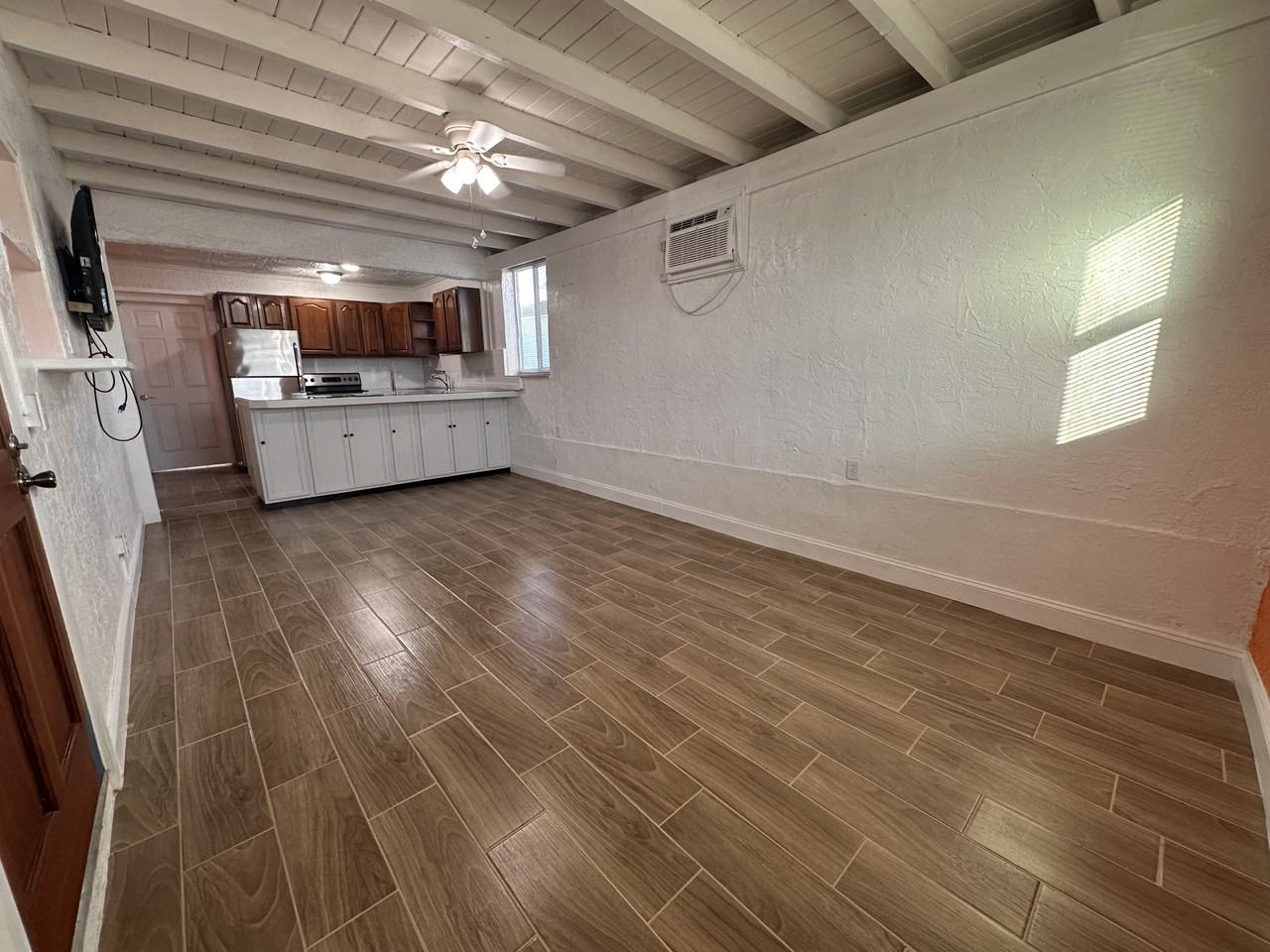 642 180th Ave E #B - Photo 4 of 15