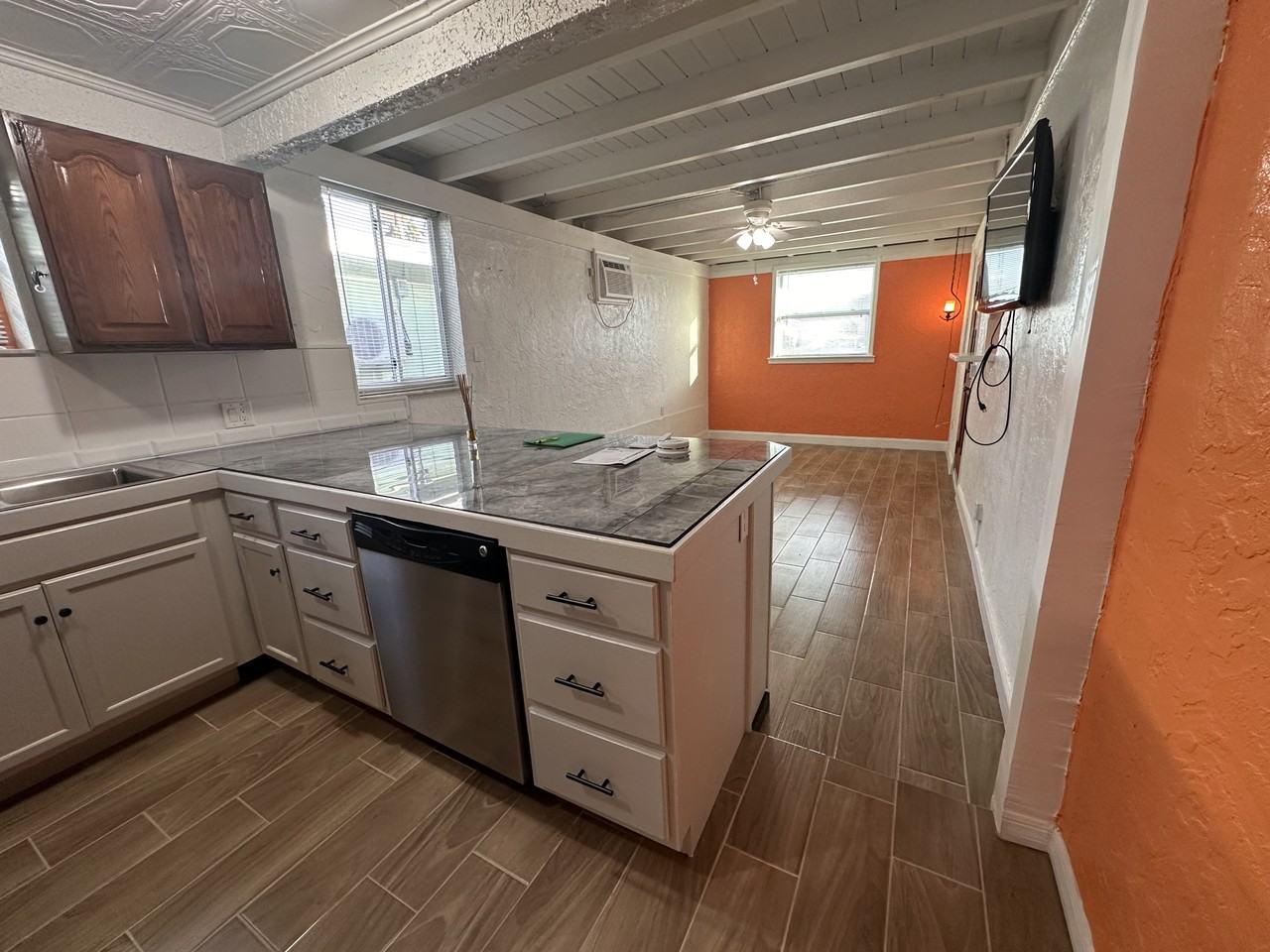 642 180th Ave E #B - Photo 5 of 15