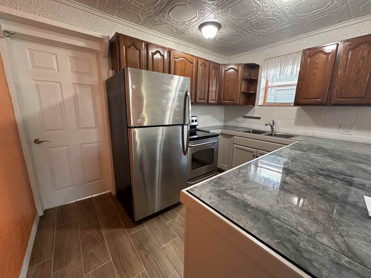 642 180th Ave E #B - Photo 6 of 15