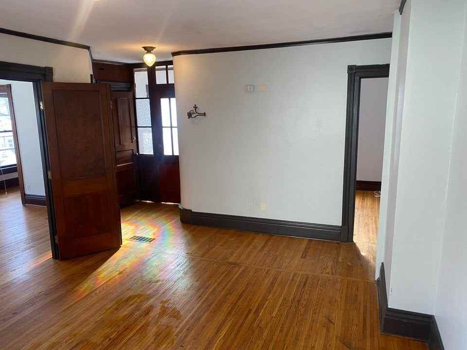 65 Amherst St - Photo 5 of 18