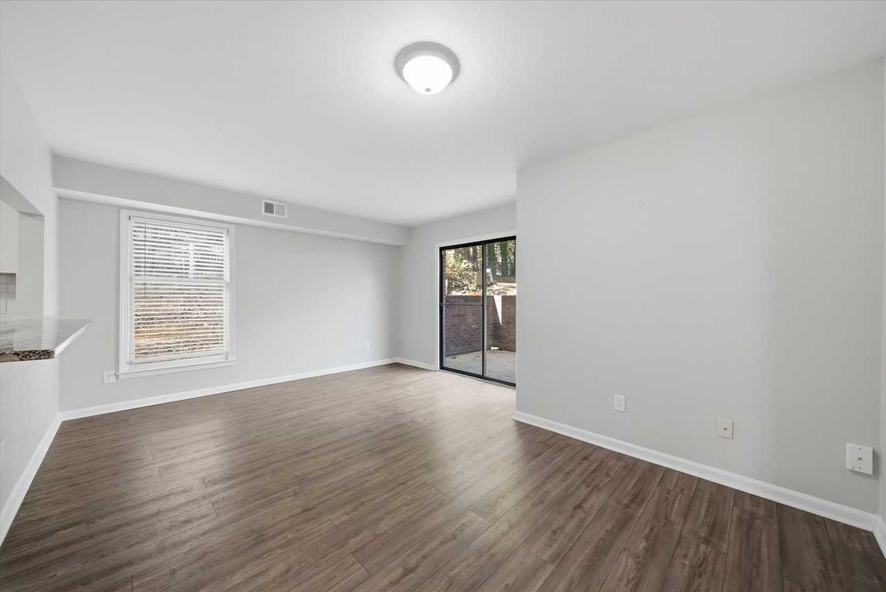 2433 1st St Nw - Photo 4 of 21