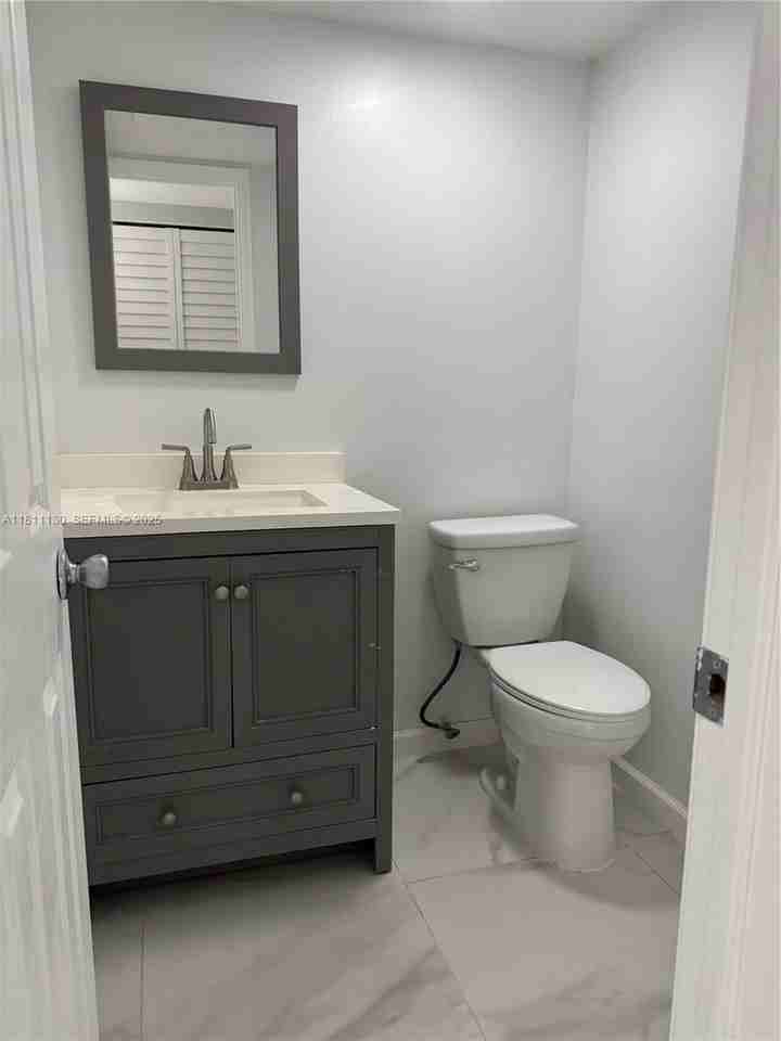 10042 Northwest 4th Lane #10042 - Photo 4 of 17