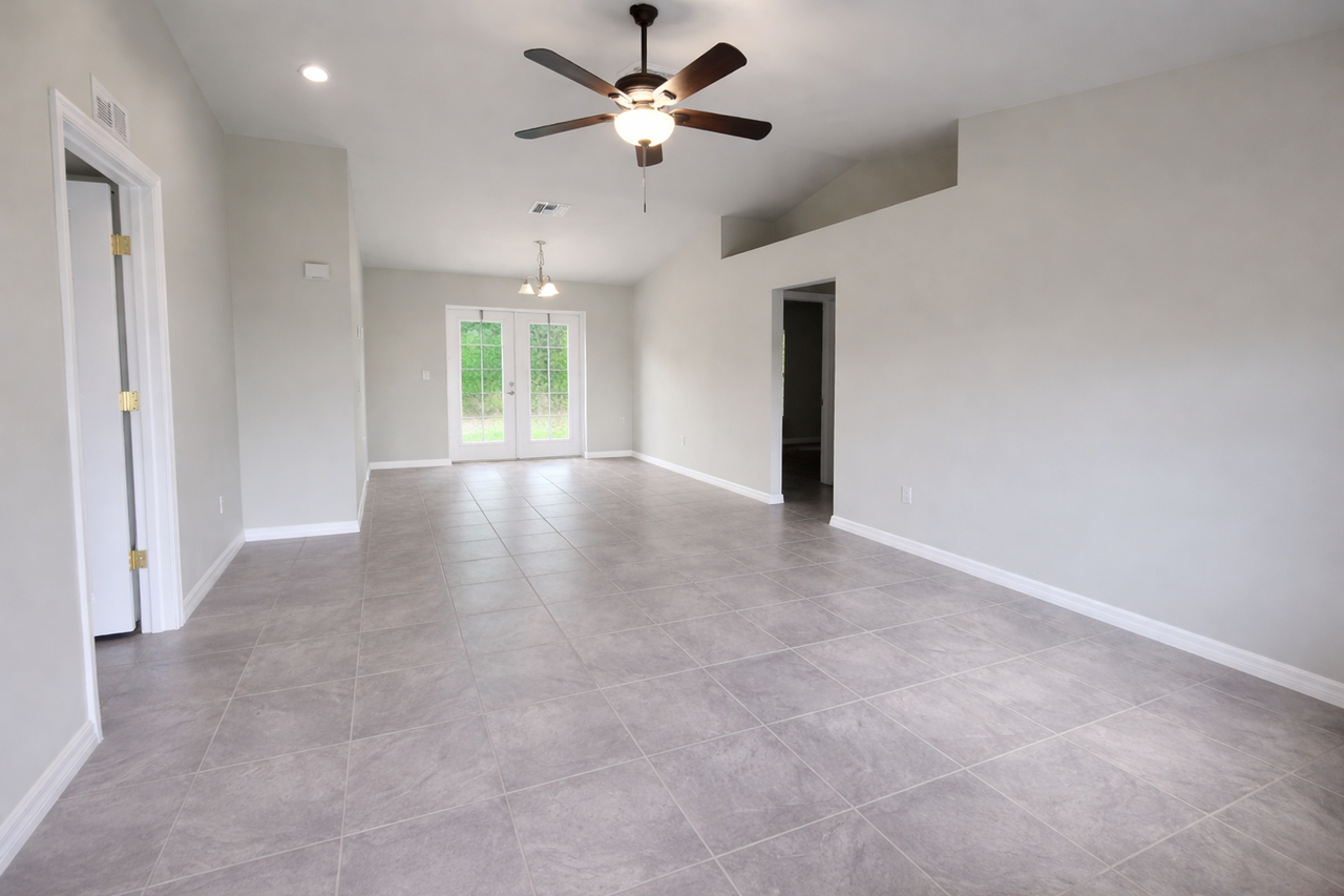 3055 Morning Glory Dr - Photo 2 of 16