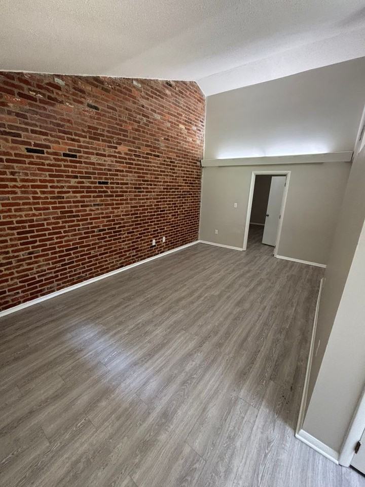 5412 Wayne St - Photo 3 of 13