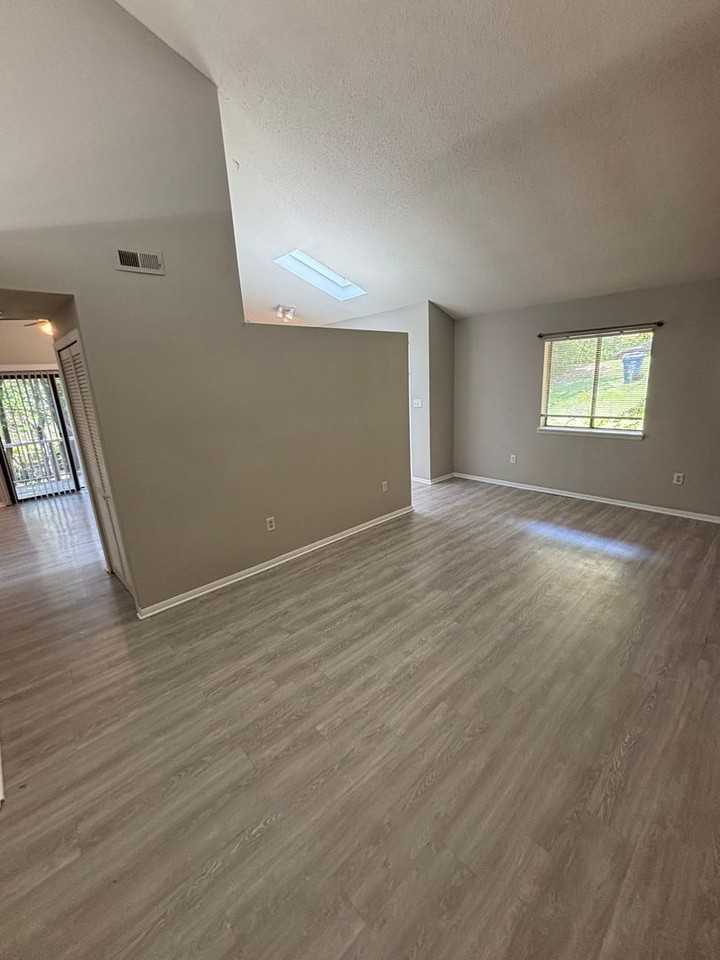 5412 Wayne St - Photo 4 of 13