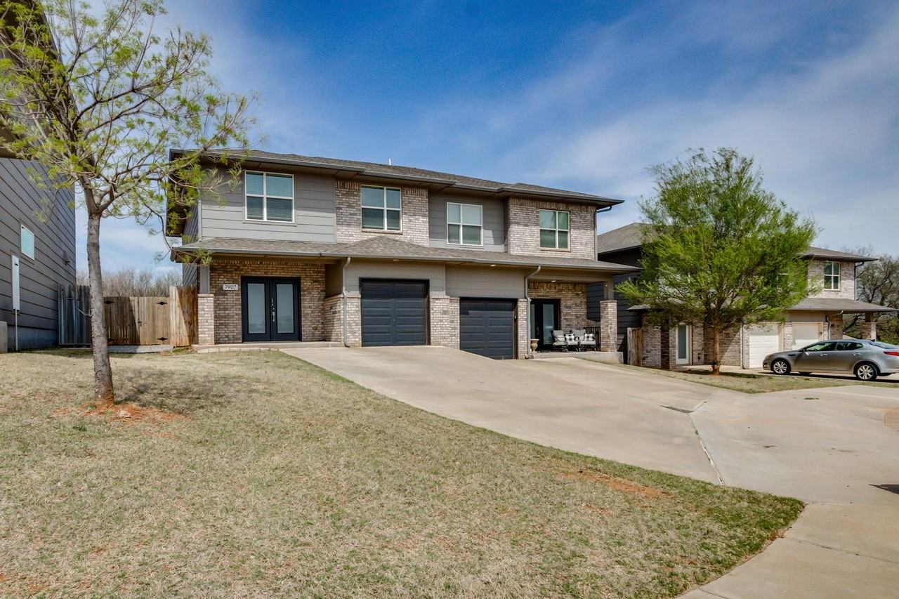 7907 Nw 135th Ter - Photo 2 of 50