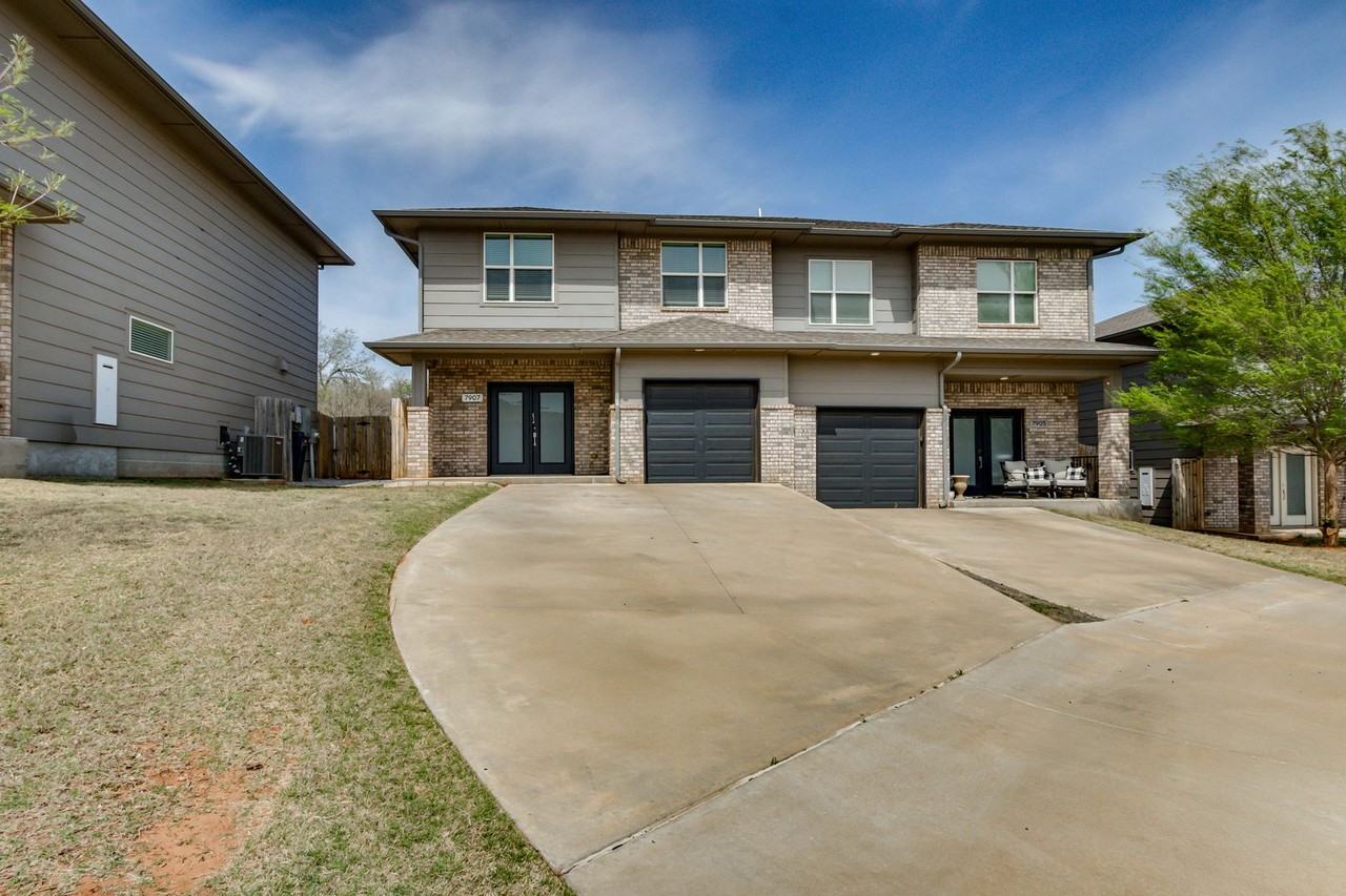 7907 Nw 135th Ter - Photo 3 of 50