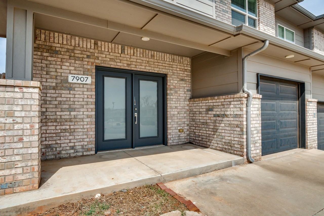 7907 Nw 135th Ter - Photo 5 of 50