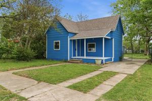 featured image of 127 E Walker St #1