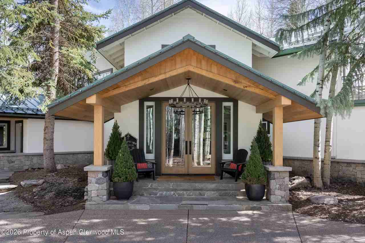 86 Maroon Dr - Photo 2 of 32