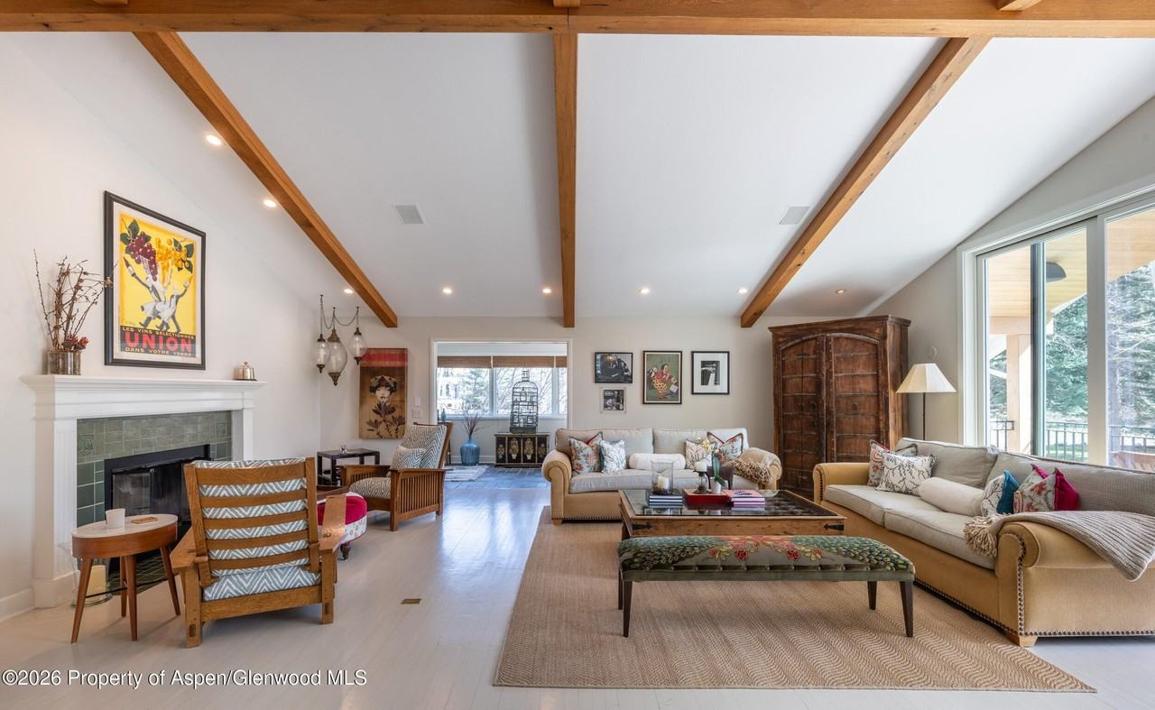 86 Maroon Dr - Photo 4 of 32